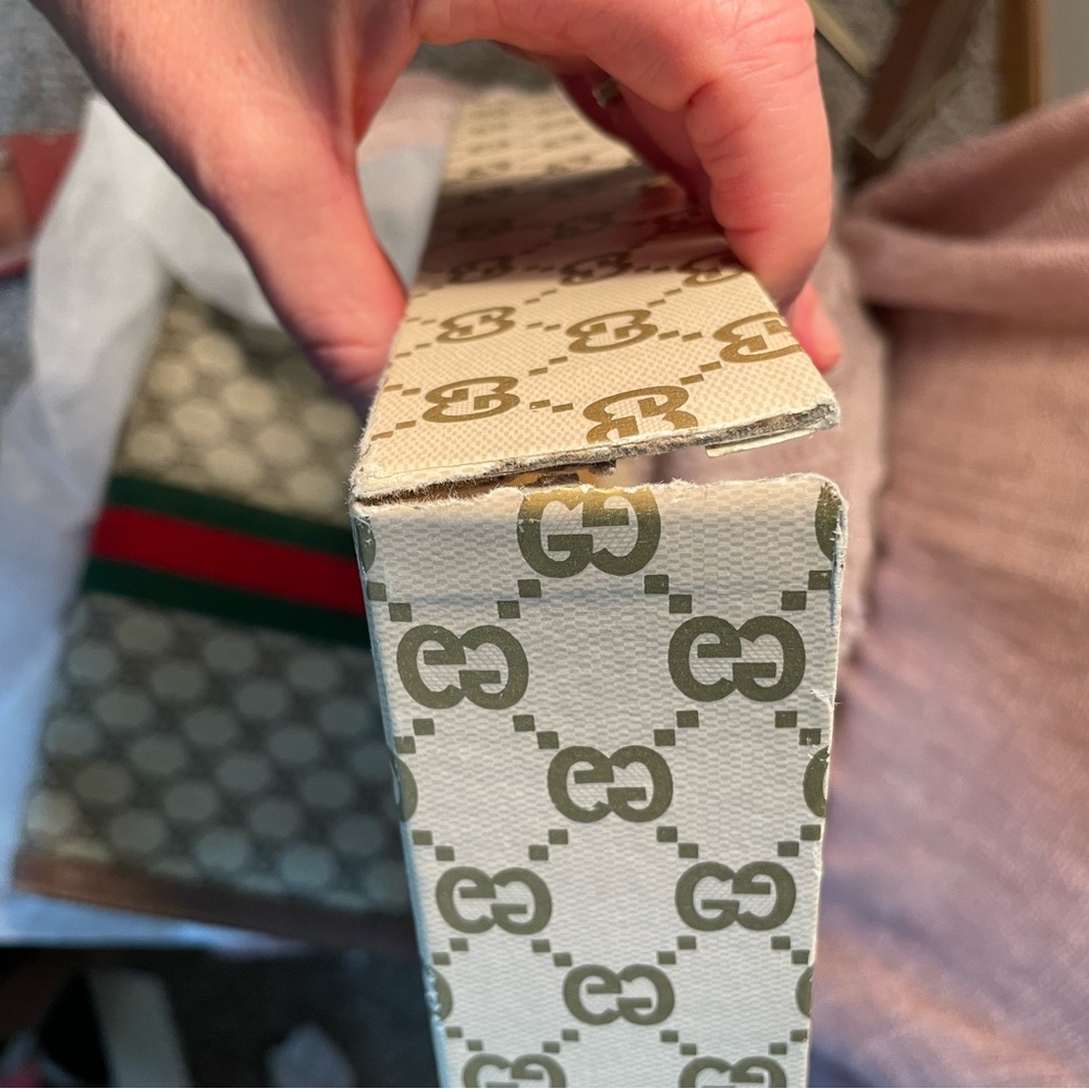 Gucci Sherry GG Supreme Canvas Clutch Velcro Closure with original box!! - Picture 11 of 16